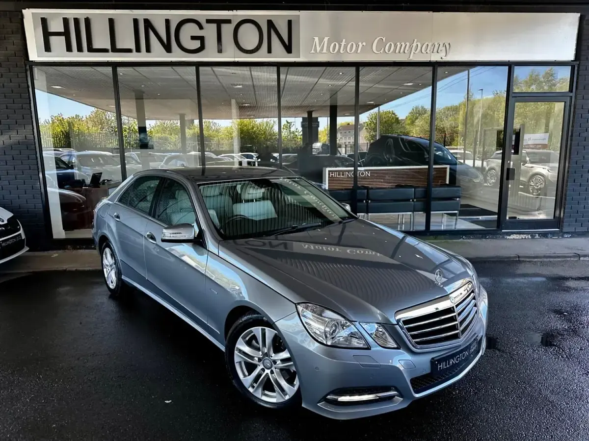 Używany Mercedes E220 Avantgarde 2011 Srebrny Sedan/Limuzyna