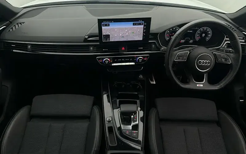 Used Audi A4 Black Edition 150 HP (110 kW) 2023 White Estate