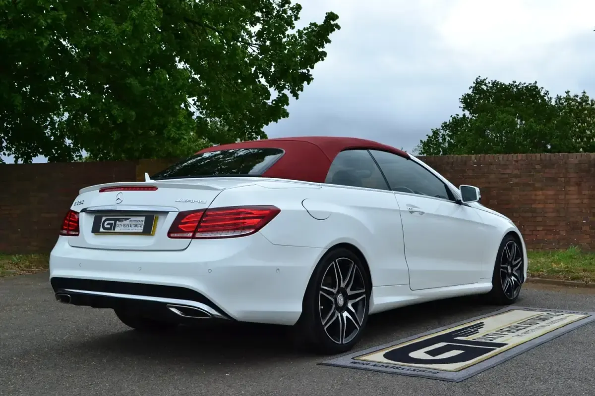 Używany Mercedes E350 AMG 252 KM (185 kW) 2014 Biały Kabriolet