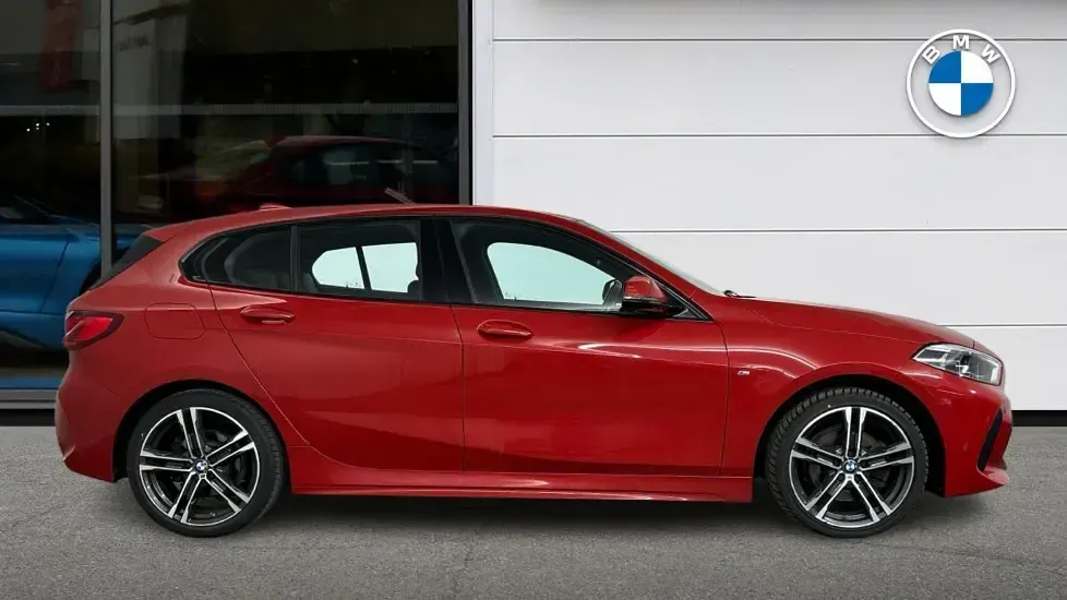 Used BMW 118 M Sport 138 HP (101 kW) 2020 Red Hatchback