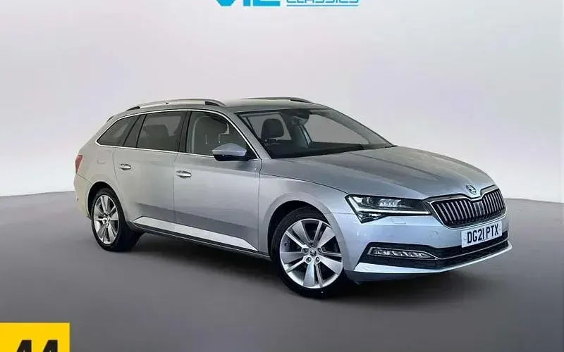 Usado Skoda Superb SE L 150 CV (110 kW) 2021 Familiar