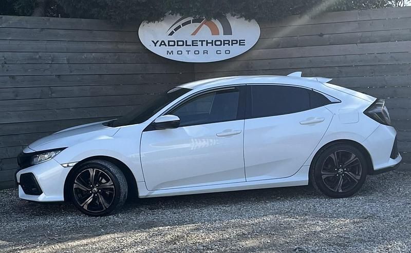 Used Honda Civic SR 120 HP (88 kW) 2019 White Hatchback
