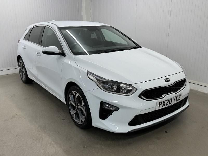 White Used 2020 Kia Ceed Hatchback | £15,495 (Fair price) - Image 1/3