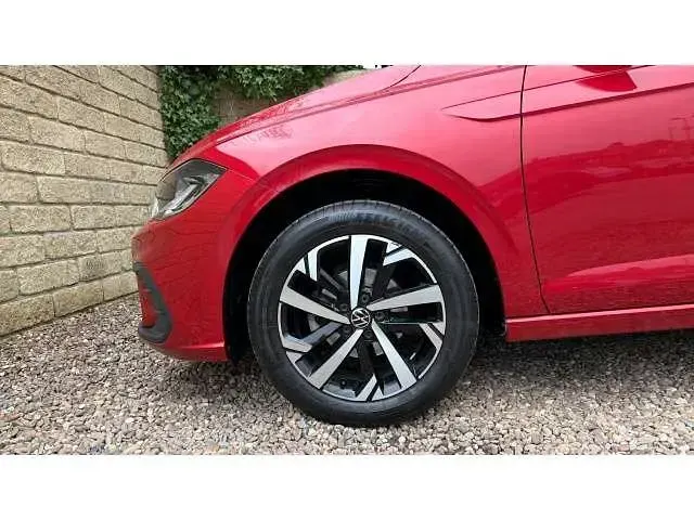 Used VW Polo Life 95 HP (69 kW) 2023 Red Hatchback
