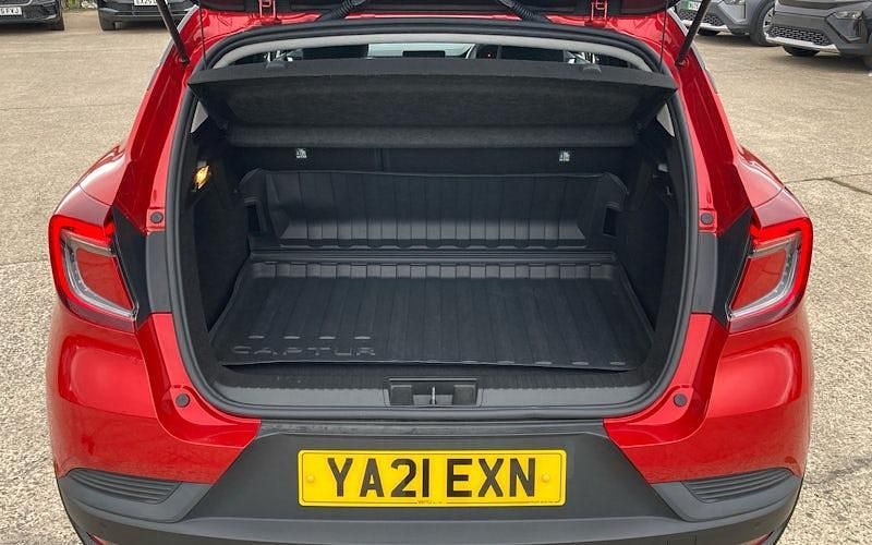 Used Renault Captur Iconic 140 HP (102 kW) 2021 Other SUV