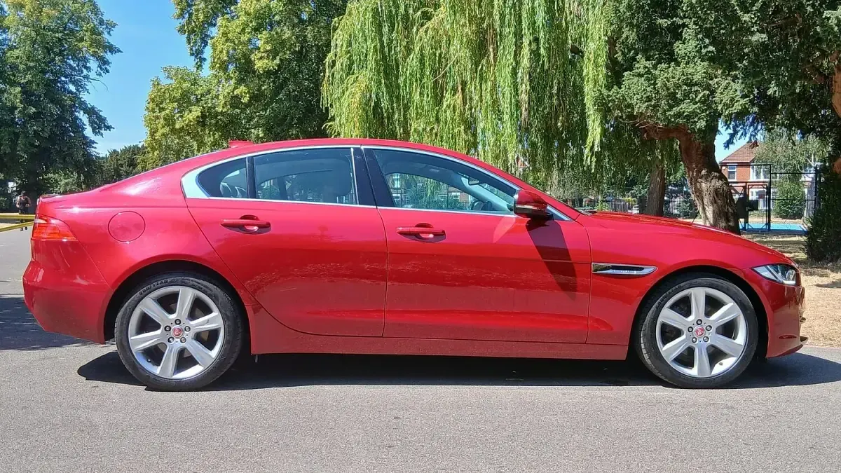 Used Jaguar XE Portfolio 180 HP (132 kW) 2018 Red Sedan