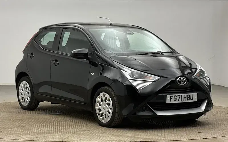 Used Toyota Aygo X-play 72 HP (52 kW) 2021 Hatchback