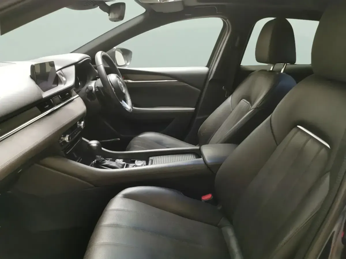 Usado Mazda 6 Inclusive 194 HP (142 kW) 2019 Azul Carrinha