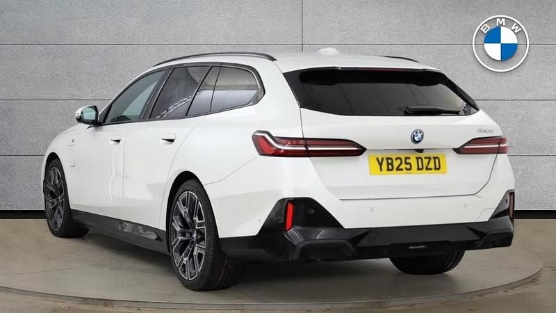 Used BMW 530e M Sport 295 HP (216 kW) 2025 White Estate
