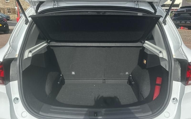 Used MG ZS Exclusive 111 HP (81 kW) 2024 White SUV