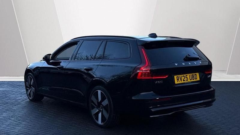 Used Volvo V60 Plus 345 HP (253 kW) 2025 Black Estate