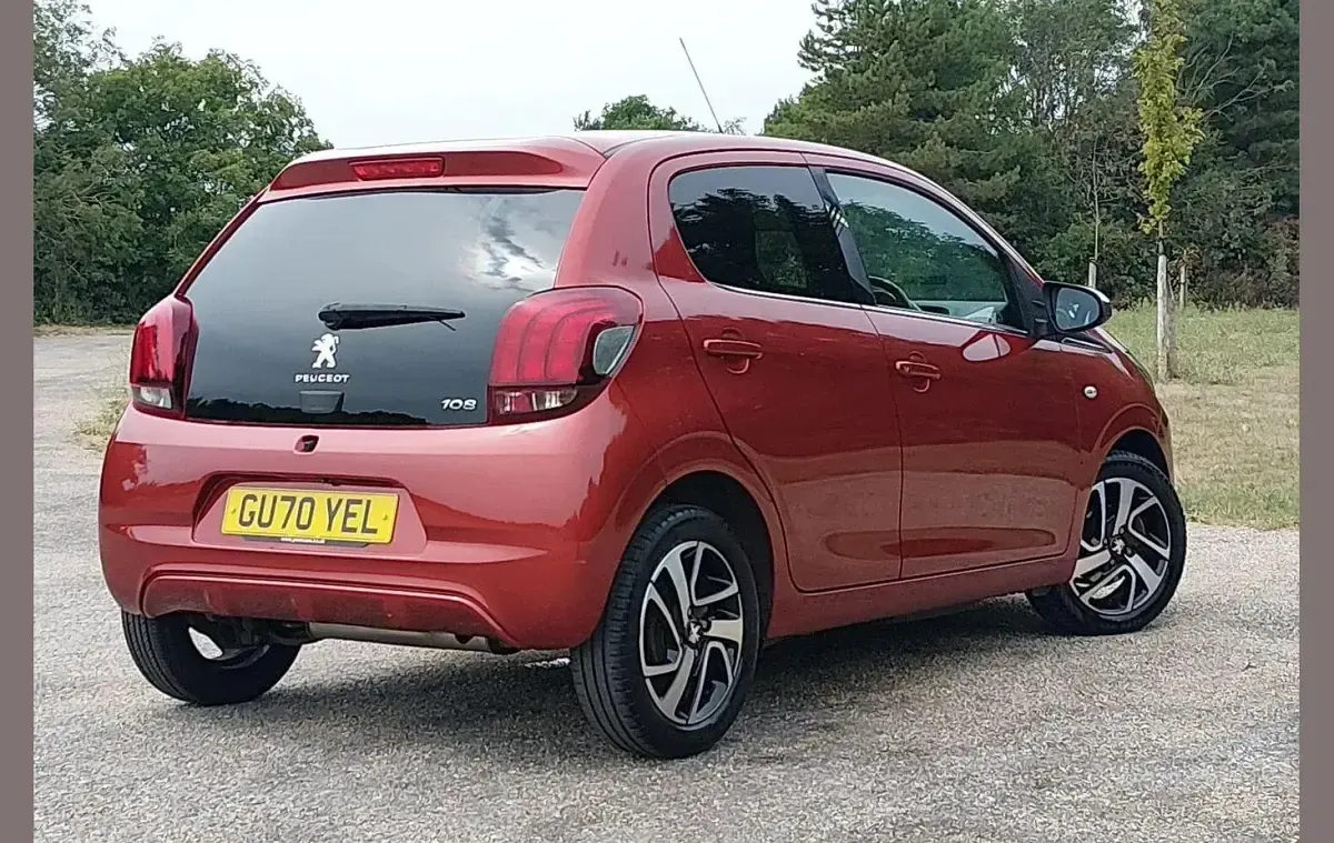 Used Peugeot 108 Collection 71 HP (52 kW) 2020 Red Hatchback