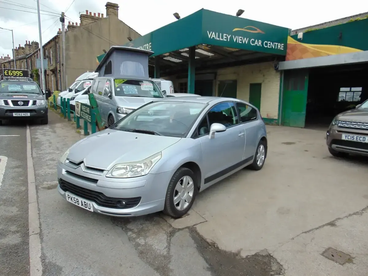 Used Citroën C4 VTR Sport 110 HP (80 kW) 2009 Silver Coupe