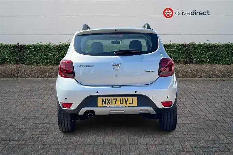 Used Dacia Sandero Lauréate 90 HP (66 kW) 2017 Silver Hatchback