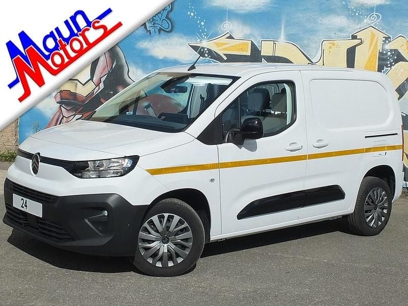 Used Citroën Berlingo 100 HP (73 kW) 2023 White MPV