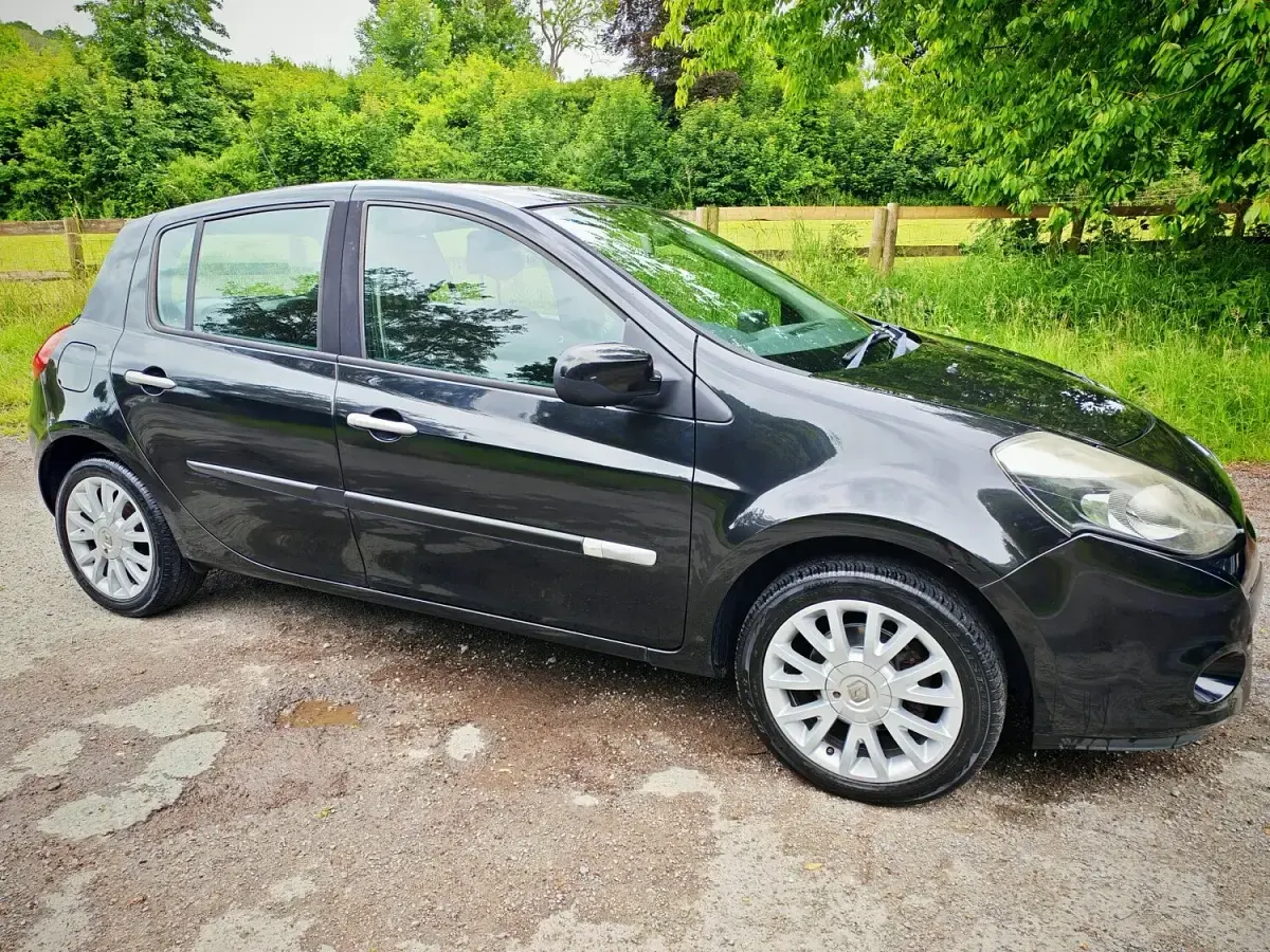 Used Renault Clio Dynamique 2010 Black Hatchback