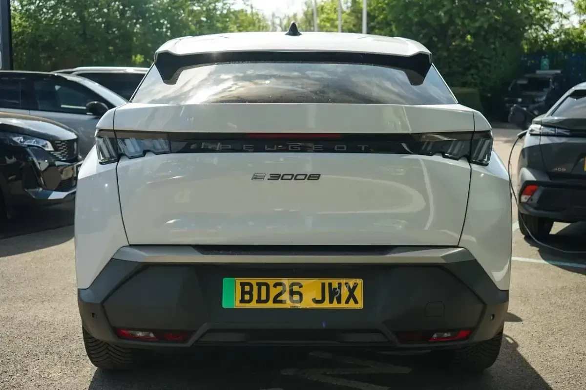 New Peugeot e-3008 Allure 156 kW (213 HP) 2026 White SUV