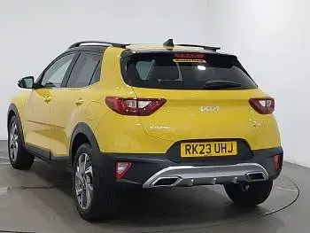 Used Kia Stonic GT-Line S 118 HP (86 kW) 2023 Yellow SUV
