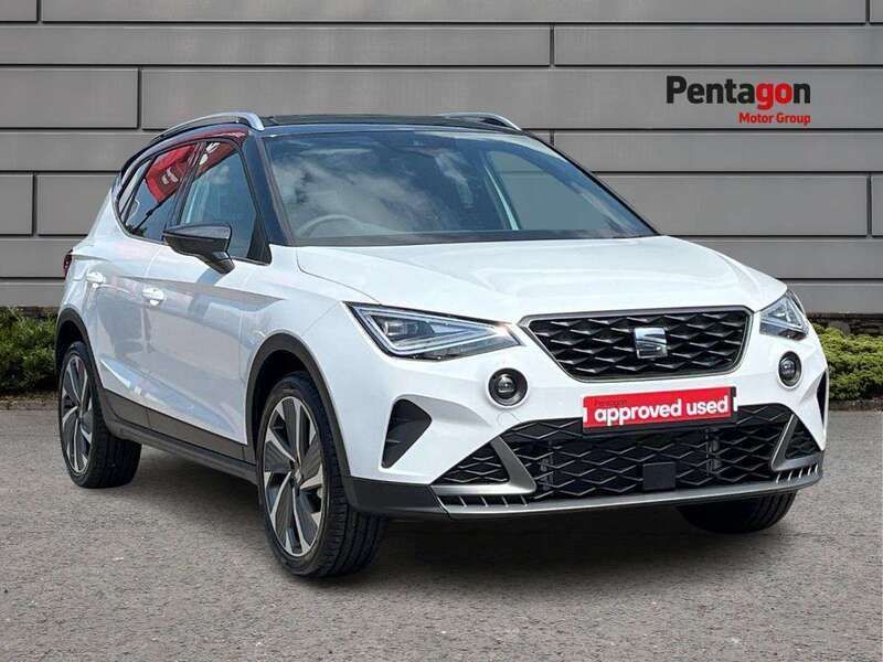 Red New 2025 Seat Arona FR Sport SUV | £20,495 (Good price) - Image 1/4
