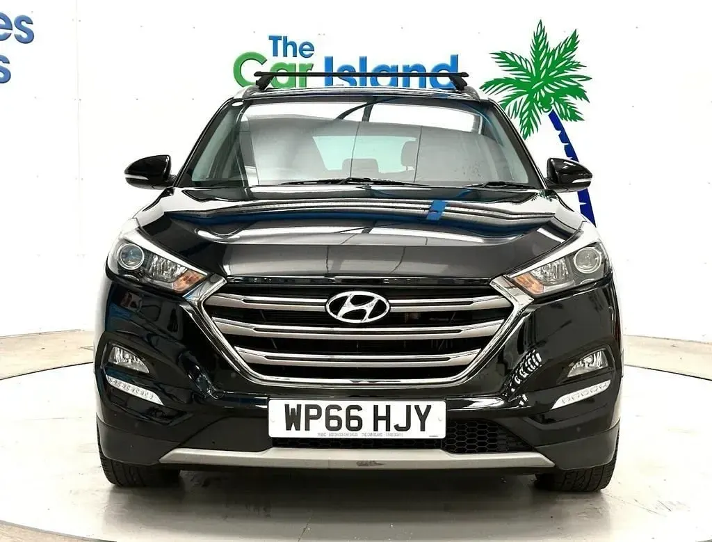 Second-hand Hyundai Tucson Premium 141 CP (103 kW) 2016 Negru SUV