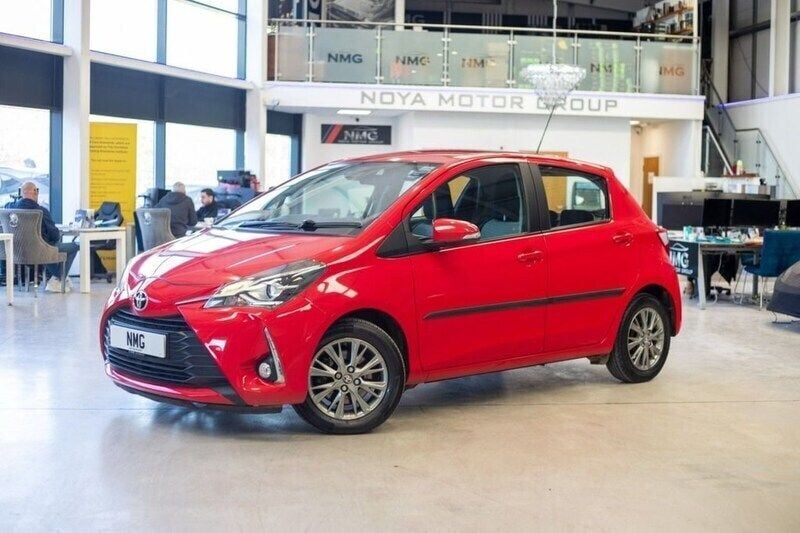 Red Used 2017 Toyota Yaris Hatchback | £6,599 (Fair price) - Image 1/4