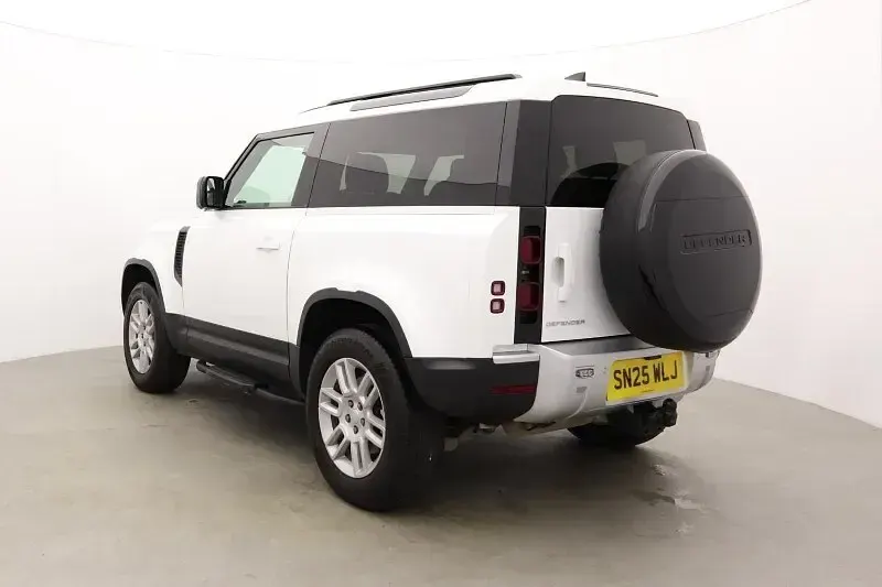 Used Land Rover Defender S 350 HP (257 kW) 2025 White SUV