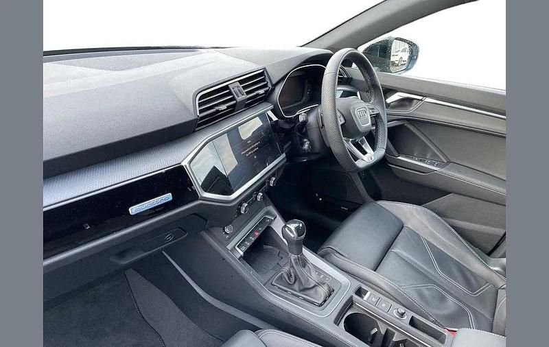 Used Audi Q3 S-Line 187 HP (137 kW) 2024 White SUV