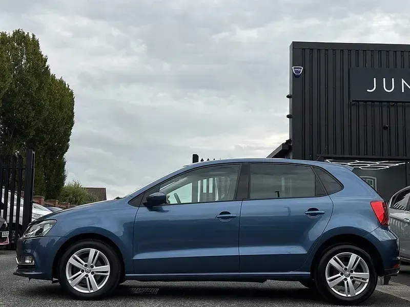 Used VW Polo Match 88 HP (64 kW) 2016 Blue Hatchback