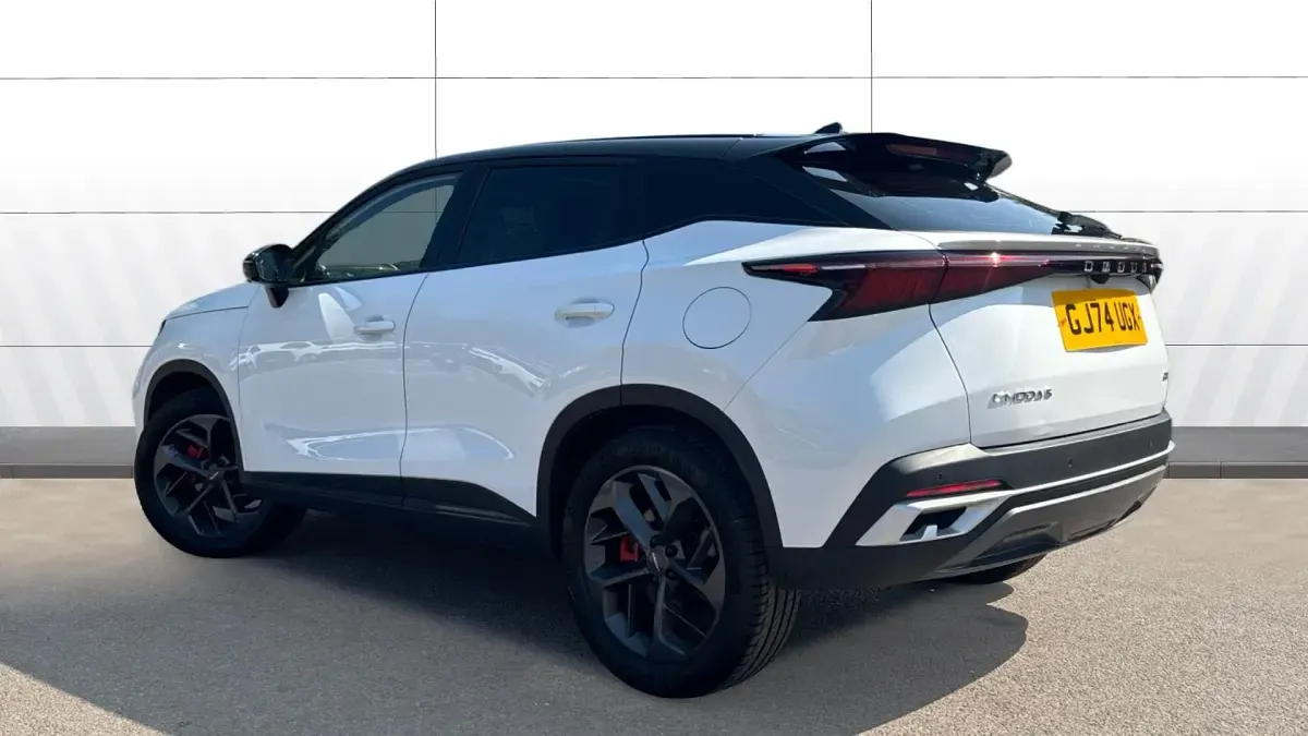 Used Omoda 5 186 HP (136 kW) 2024 White/black SUV