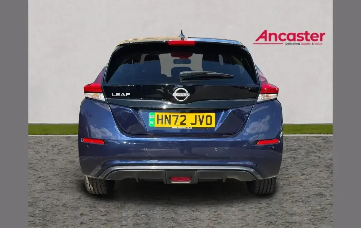 Used Nissan Leaf N-Connecta 110 kW (150 HP) 2022 Blue Hatchback