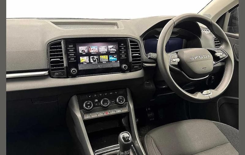 Used Skoda Karoq SE 147 HP (108 kW) 2025 Black magic pearl effect SUV