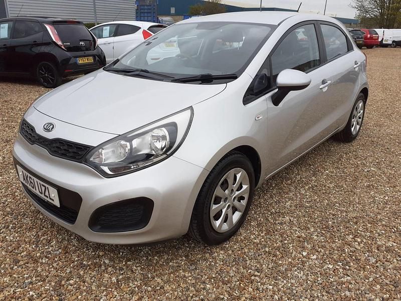 Used Kia Rio Air 85 HP (62 kW) 2011 Silver Hatchback
