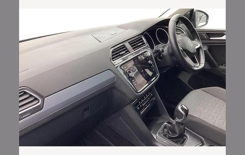 Used VW Tiguan Life 150 HP (110 kW) 2021 Black SUV