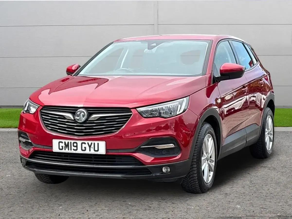 Used Vauxhall Grandland X S 128 HP (94 kW) 2019 Red SUV