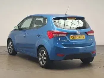 Used Hyundai ix20 SE 90 HP (66 kW) 2016 Blue Hatchback