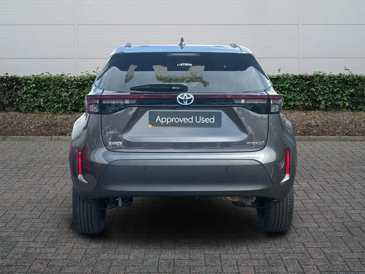 Used Toyota Yaris Hybrid 2024 Grey Estate