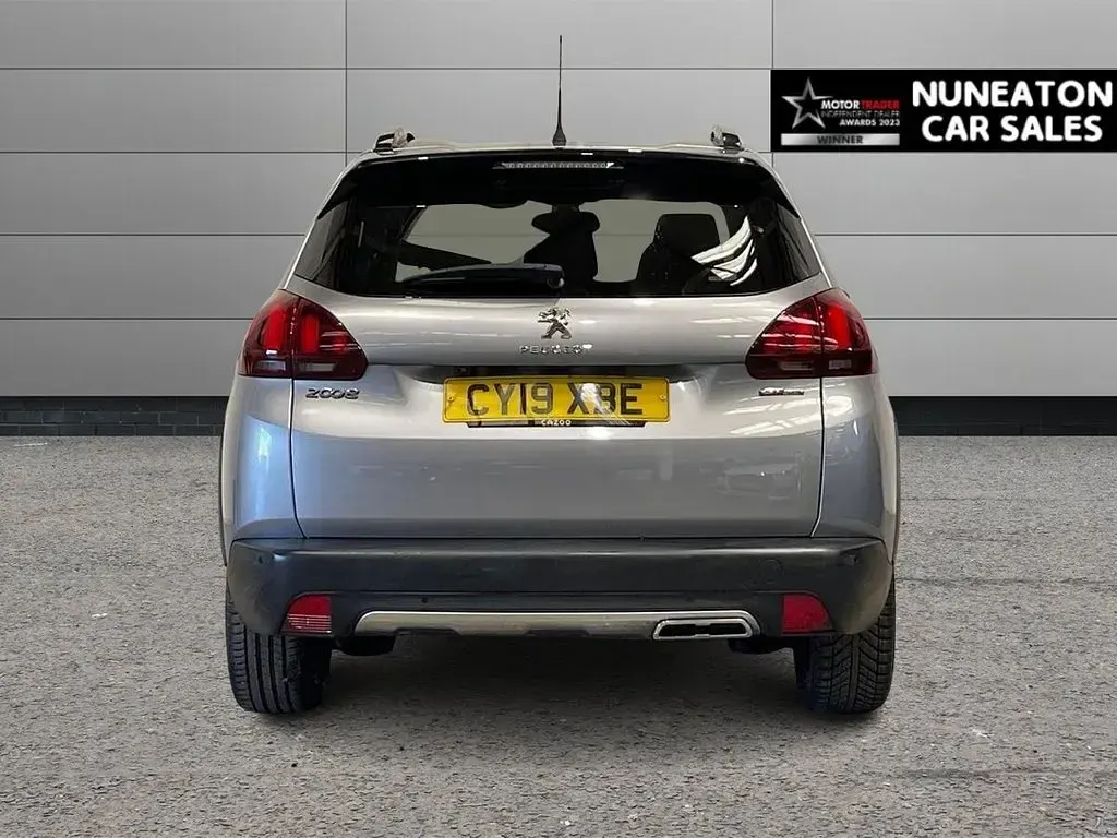 Używany Peugeot 2008 GT-line 110 KM (80 kW) 2019 Szary SUV