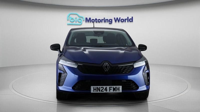 Used Renault Clio V Evolution 90 HP (66 kW) 2024 Blue Hatchback