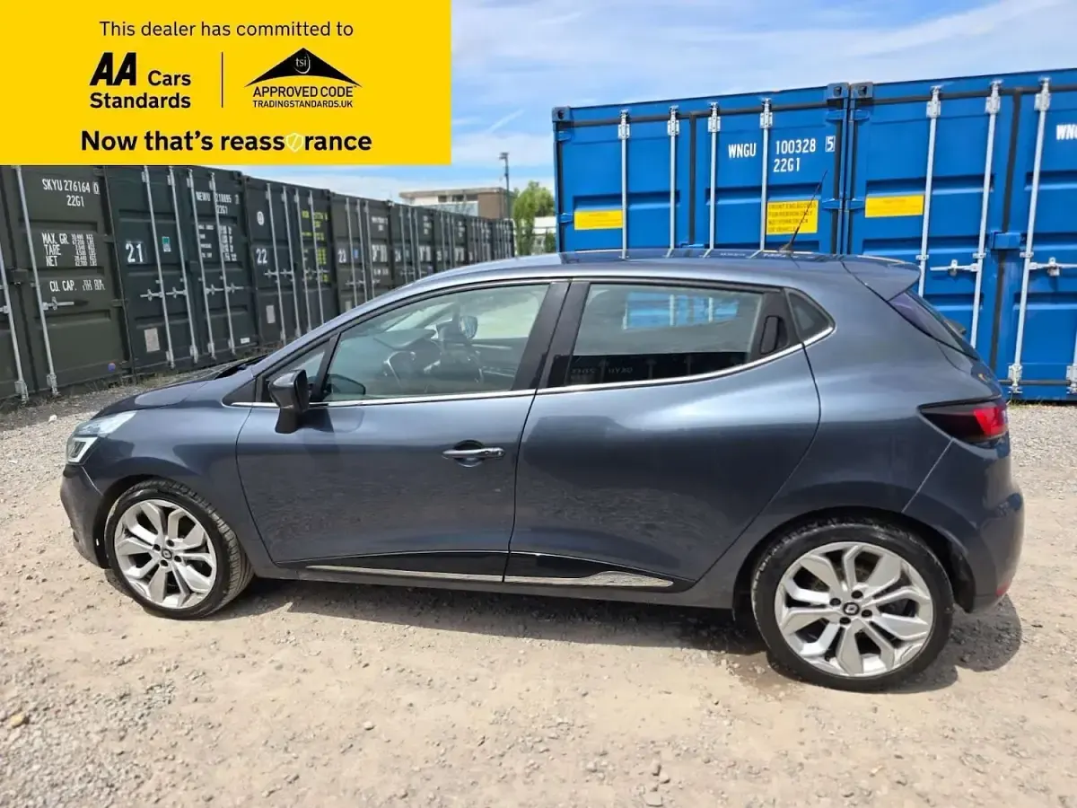 Used Renault Clio Dynamique 90 HP (66 kW) 2018 Grey Hatchback