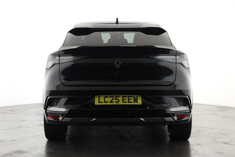 Used Renault Rafale Techno Esprit Alpine 200 HP (147 kW) 2025 Additional metallic  diamond black  SUV