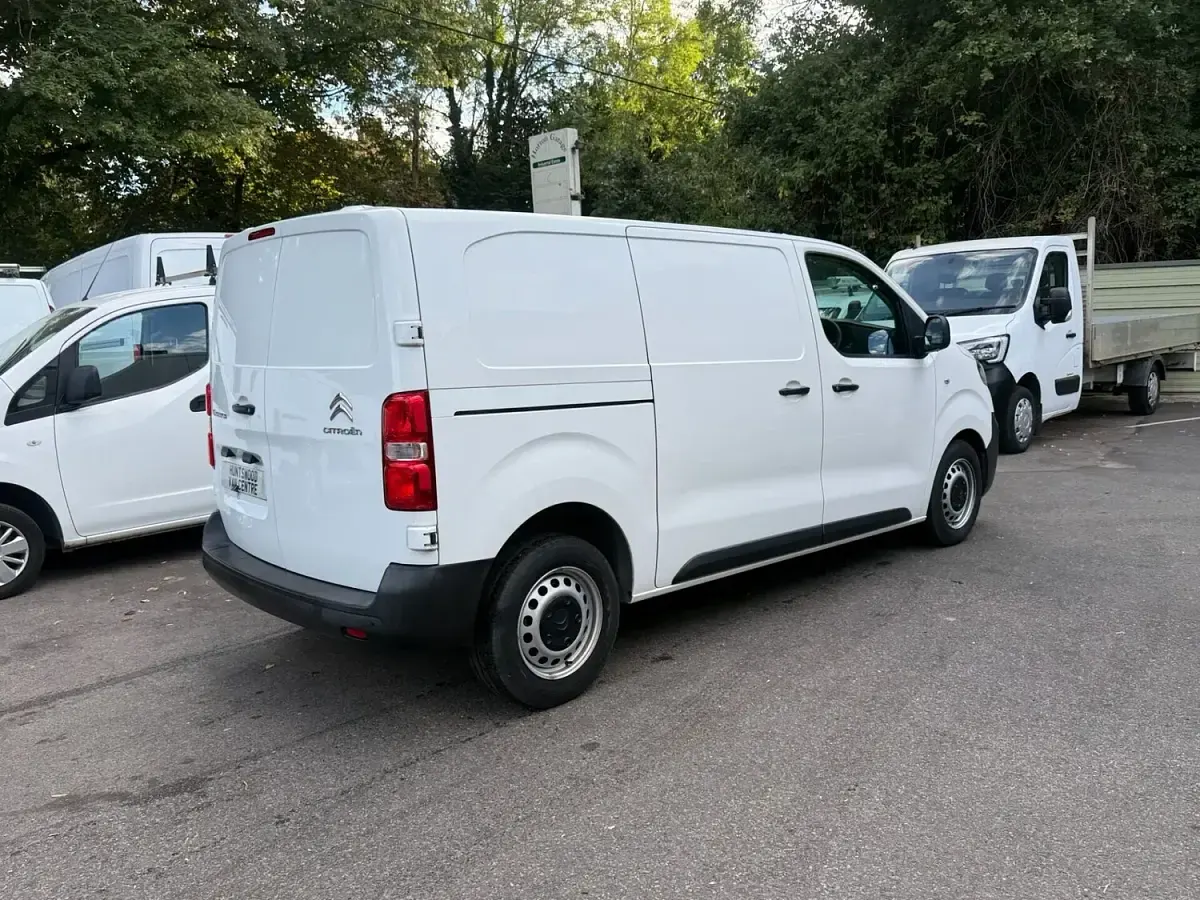 Used Citroën Dispatch 118 HP (86 kW) 2021 White MPV