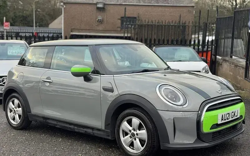 Used Mini Cooper Classic 136 HP (100 kW) 2021 Hatchback