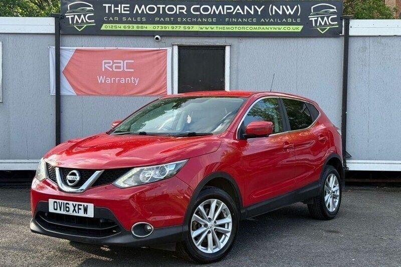 Red Used 2016 Nissan Qashqai N-Connecta SUV | £5,990 (Fair price) - Image 1/1