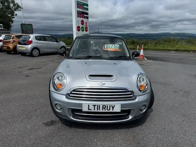 Used Mini Cooper 122 HP (89 kW) 2011 Silver Hatchback