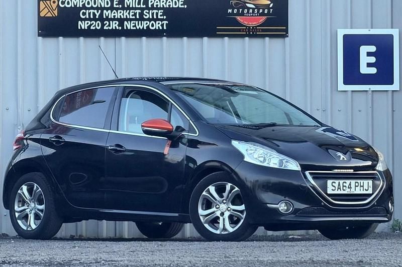 Used Peugeot 208 Roland Garros 92 HP (67 kW) 2014 Black Hatchback