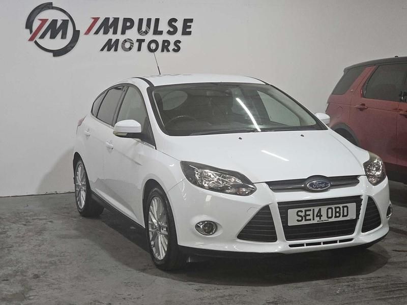 Used Ford Focus Zetec 2014 White Hatchback