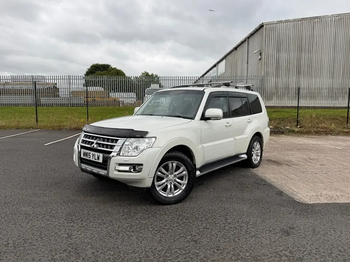 Used Mitsubishi Shogun 187 HP (137 kW) 2015 White SUV