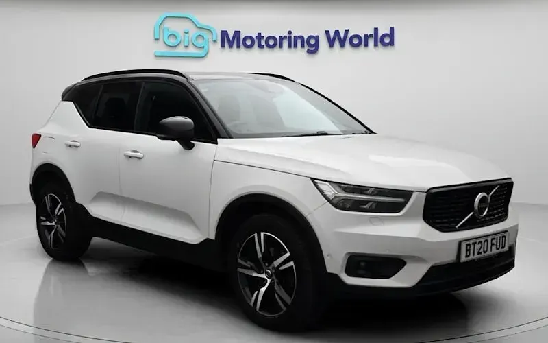 Used Volvo XC40 R-Design 163 HP (119 kW) 2021 SUV