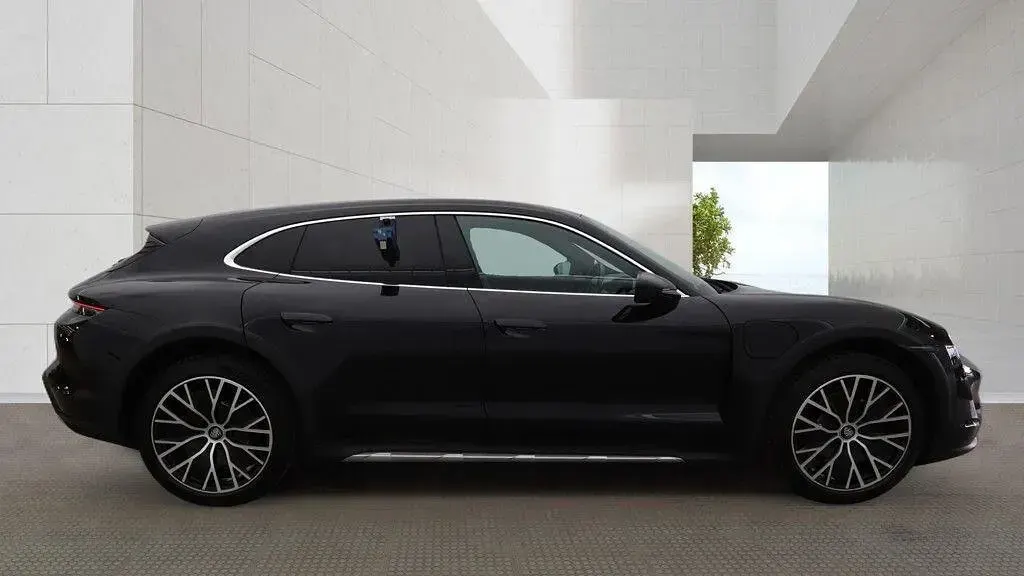 Used Porsche Taycan Cross Turismo 419 kW (571 HP) 2021 Black Estate