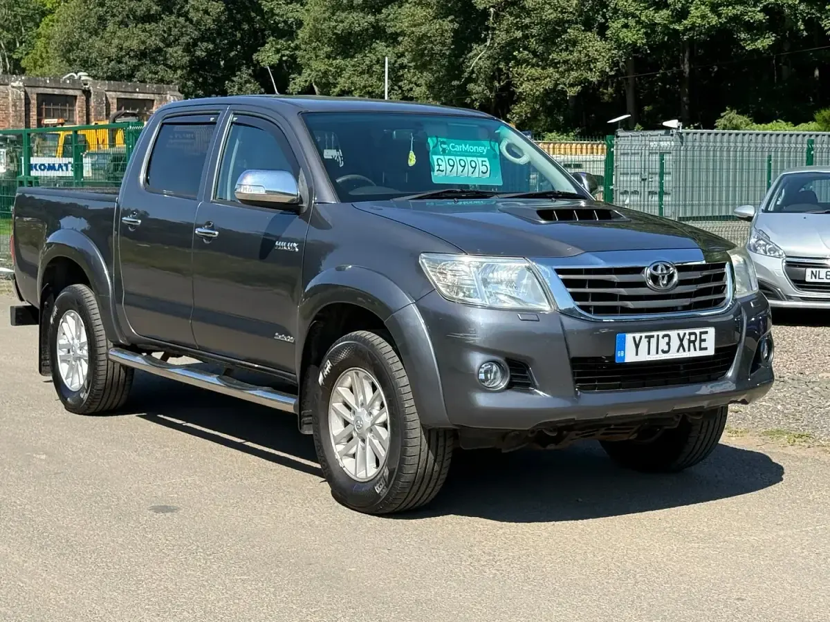 Used Toyota HiLux 171 HP (125 kW) 2013 Grey Pickup
